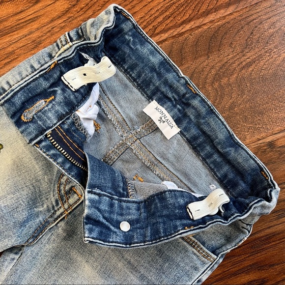 Monnalisa Embroidered Rose Jeans. Size 3 yrs. - Picture 5 of 9